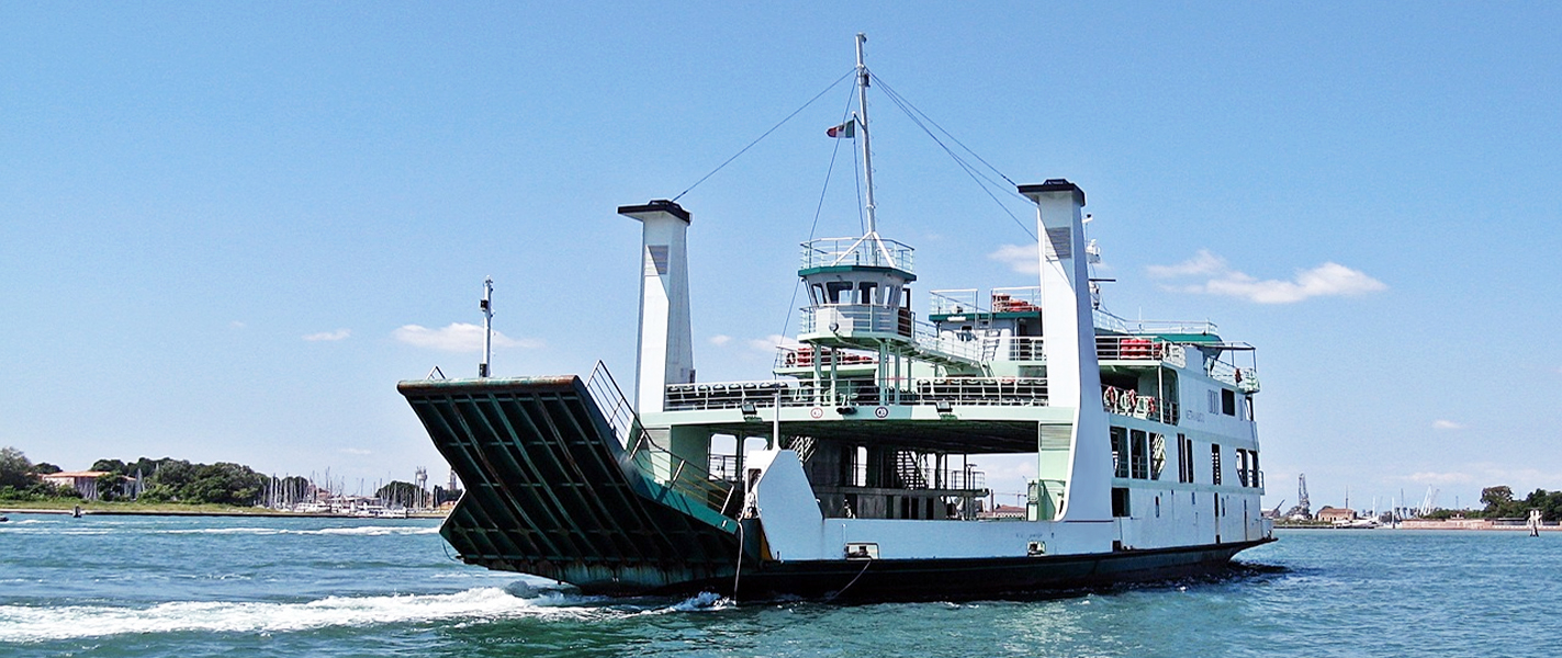 貨物輸送におけるLCTバージの利点と応用