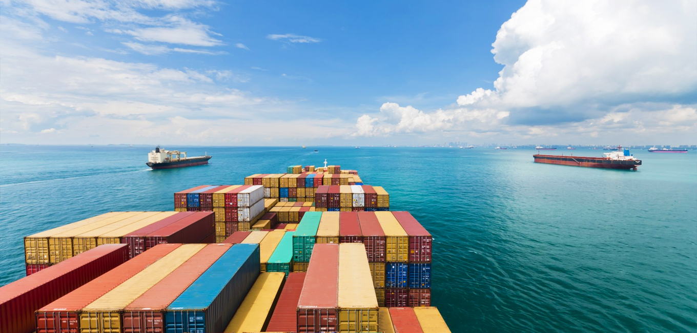 コンテナ船の展示